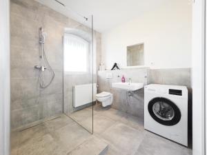 Tolstov Apartments - 3 , 4 and 5 Room Apartments - 20 Min zur Messe DUS