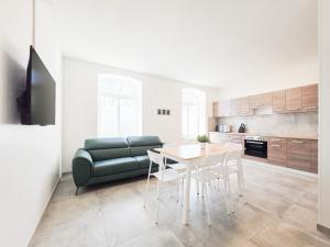 Tolstov Apartments - 3 , 4 and 5 Room Apartments - 20 Min zur Messe DUS