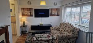 Ground 1 Bed Flat with a Garden