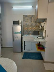 Charming waterfront studio