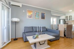 Azzurro Apartment in Utjeha