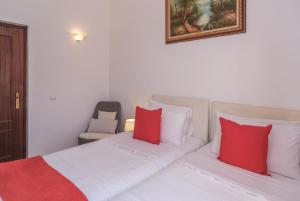 Villa Arpeggio - Cozy 3-Bedroom Villa with Private Pool in Montinhos da Luz, Lagos