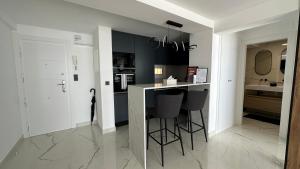 Esmeralda, Benidorm Beachfront Poniente, 1st line Frontal Seaview, Ocean Terrace