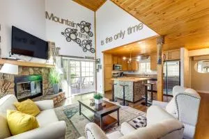 Remodeled Crestline Retreat Walk to Lake Gregory! - Crestline