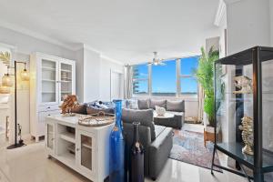 Ocean Beach Condo 3BR On the Sand 505