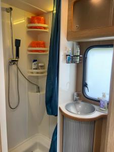 Tentes de luxe Camping-car au Charme de la Foret Circuit des 25 Bosses : photos des chambres