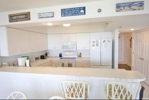 3 bedroom condo with ocean front view