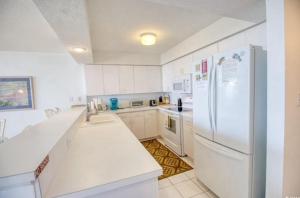 3 bedroom condo with ocean front view