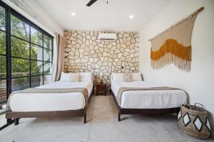 3BR 8 Guests Casa Piedra with 2 Private Pools and BBQ