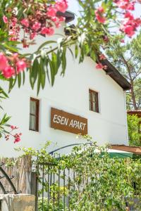 Esen Apartments
