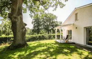 2 Bedroom Amazing Apartment In Gransee - 滕普林