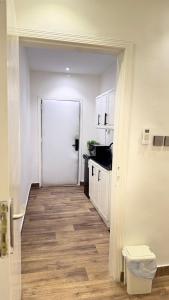 شقة مقابل البوليفارد