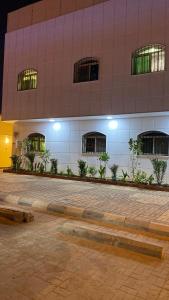 شقة مقابل البوليفارد