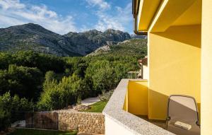 Gorgeous Apartment In Starigrad