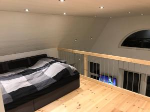 10 min walk from city center