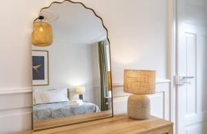 Boho Suite Zürich - 80 qm, 3 Schlafzimmer, Balkon & Zugang zur Dachterrasse mit Grill & Seesicht