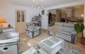 Maisons de vacances Amazing Home In Lagnes : photos des chambres