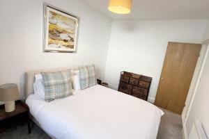 Harbour-side, 2-bed Mews Apartment,