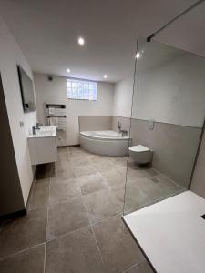 Maisons de vacances Chez Maurice - Stylish French Country House : photos des chambres