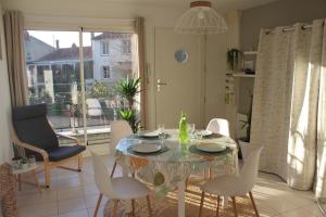 Appartement lumineux Parking privé Terrasse 2 Vélos