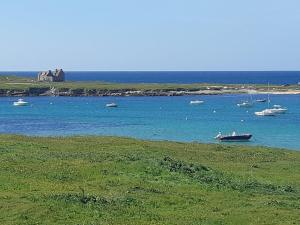 Maisons de vacances Ty Nonod Quiet Breton farmhouse 500m from the sea in Lampaul-Plouarzel : photos des chambres