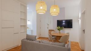 Newly Renovated 3BR Apartment 2 Min Walk to Wenceslas Square