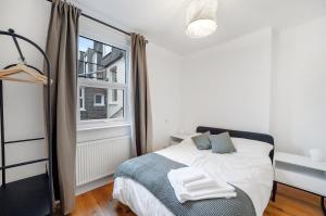 Bright stylish North London retreat