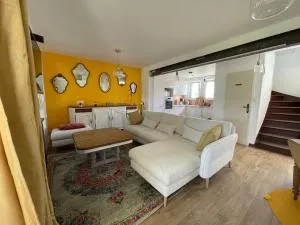 Pont L'Abbé Townhouse - Bringal