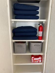 Vegas Oasis- Modern Getaway 5 mins from Strip