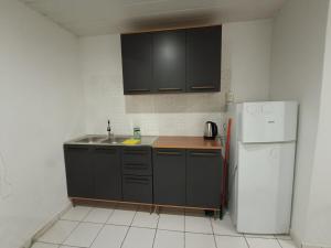 Simple and conveniently located apartment
