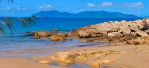 Golden Sands Beach House - Collinsville