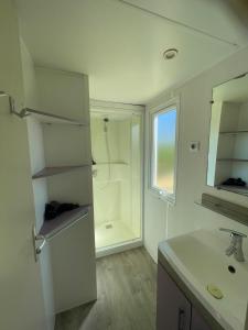 Low Budget - Luxe 4 persoons chalet met TV aan het Lauwersmeer