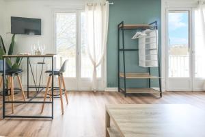 Panoramic, view and comfort