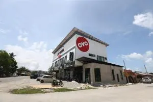 Super OYO 89678 Ady Hotel - 热浪岛