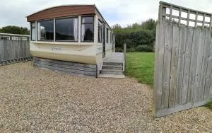3 Bedroom Caravan in Rural Area - Limerstone - Shalfleet