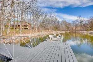 Historic Clark Cabin with Deck and Fishing Pond Access - Marshall