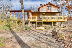 Historic Clark Cabin with Deck and Fishing Pond Access