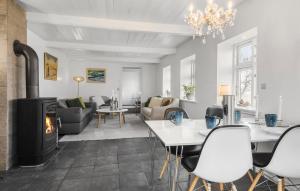 Nice Home In Sejerø With Wifi