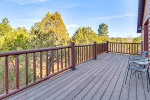 Close to Golf and Hiking Show Low Family Cabin