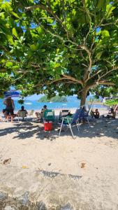 Apartamento pé na areia com vista espetacular Condomínio Porto Bracuhy Angra dos Reis