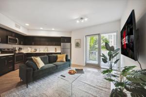 Luxury 1bdr in Hollywood with Pool, Gym, Free Parking - Appartamenti, Los Angeles