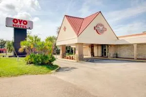 OYO Hotel Dundee By Crystal Lake - بارتو