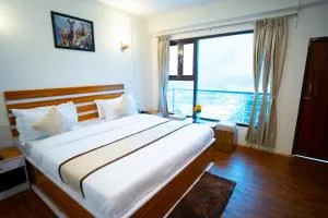 Verdant The Lush Gateway - Lachen