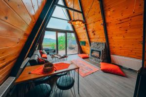 Sakarya Sapanca Memnuniye de 3 Oda1 salon Özel Havuzlu-Jakuzili-Şömineli-Korunaklı 8 Kişilik Bungalov