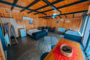 Sakarya Sapanca Memnuniye de 3 Oda1 salon Özel Havuzlu-Jakuzili-Şömineli-Korunaklı 8 Kişilik Bungalov