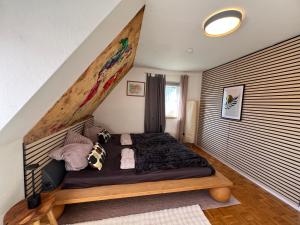 Ferieninrosengarten 1 Zi Appartement 190 cm Deckenhöhe ODER große 4 Zi DG WHG