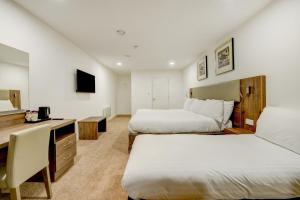 OYO Plymouth Central Hotel