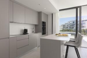 Stylish Apartment with Large Terrace in Higueron