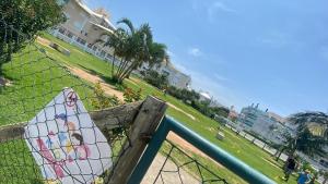 Apê com vista para a montanha 600 m da Praia Ingleses