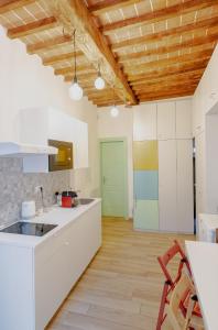 Florence Davids Guesthouse Steps from Accademia Gallery